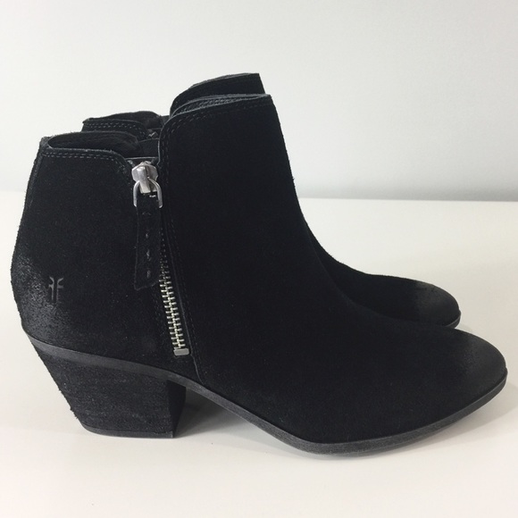 Frye Shoes - Frye Judy Zip Bootie black leather Sz 7.5
